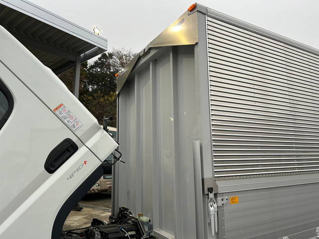 三菱ふそうキャンターアルミウイング小型（2t・3t）[写真21]