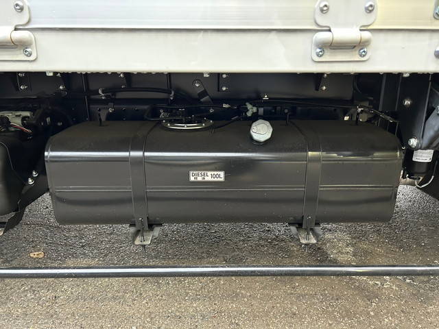 三菱ふそうキャンターアルミウイング小型（2t・3t）[写真25]