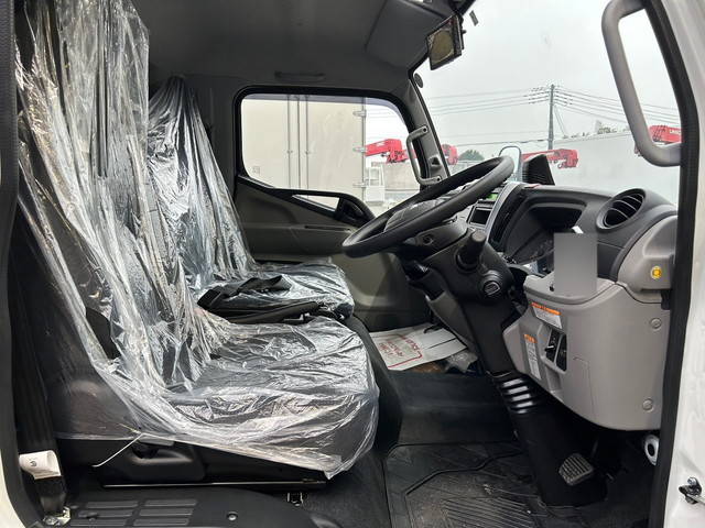 三菱ふそうキャンターアルミウイング小型（2t・3t）[写真26]