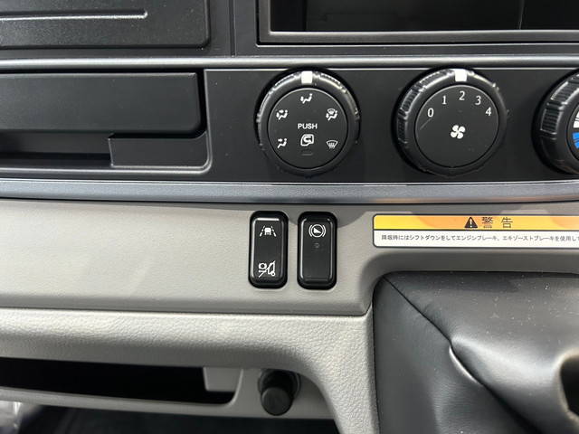 三菱ふそうキャンターアルミウイング小型（2t・3t）[写真32]