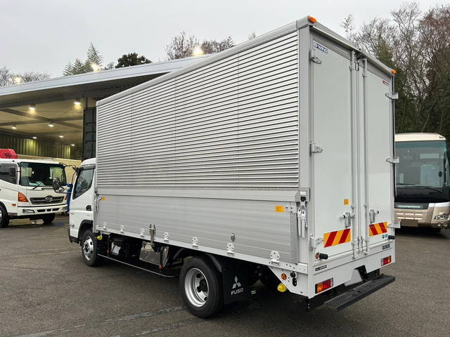 三菱ふそうキャンターアルミウイング小型（2t・3t）[写真04]