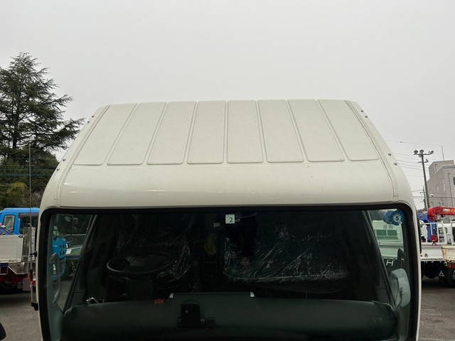 三菱ふそうキャンターアルミウイング小型（2t・3t）[写真06]