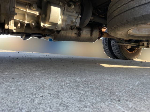 三菱ふそうキャンター平ボディ小型（2t・3t）[写真11]