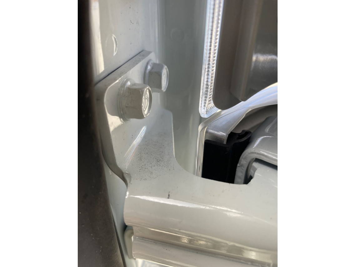 三菱ふそうキャンター平ボディ小型（2t・3t）[写真23]