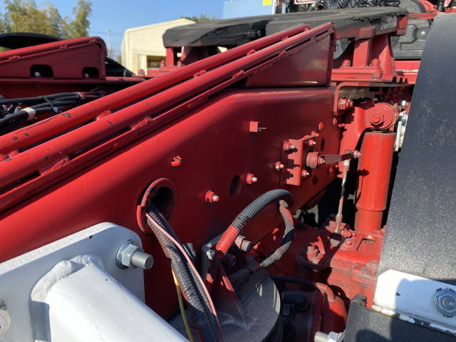 いすゞギガトレーラーヘッド（トラクターヘッド）大型（10t）[写真12]