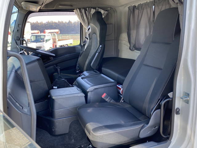 いすゞギガトレーラーヘッド（トラクターヘッド）大型（10t）[写真26]