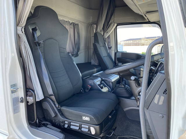 いすゞギガトレーラーヘッド（トラクターヘッド）大型（10t）[写真27]