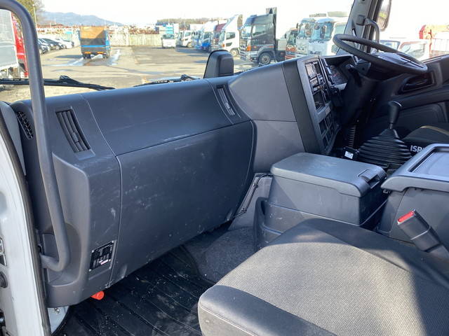 いすゞギガトレーラーヘッド（トラクターヘッド）大型（10t）[写真28]