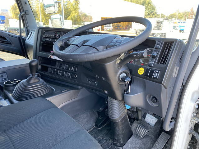 いすゞギガトレーラーヘッド（トラクターヘッド）大型（10t）[写真29]