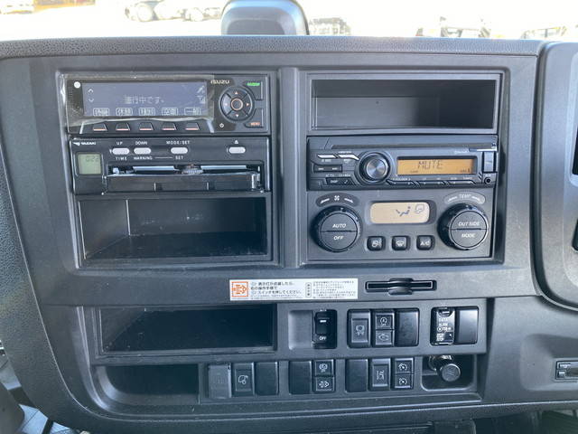 いすゞギガトレーラーヘッド（トラクターヘッド）大型（10t）[写真32]