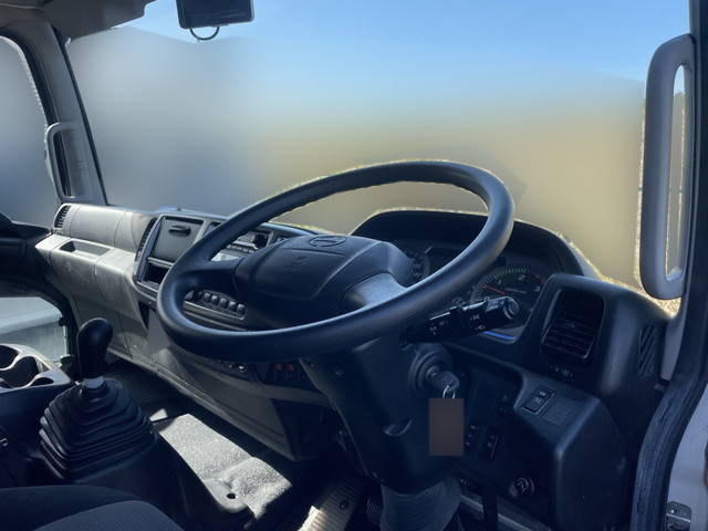 日野レンジャーアルミウイング中型（4t）[写真25]