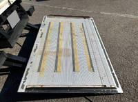 いすゞエルフアルミバン小型（2t・3t）[写真12]