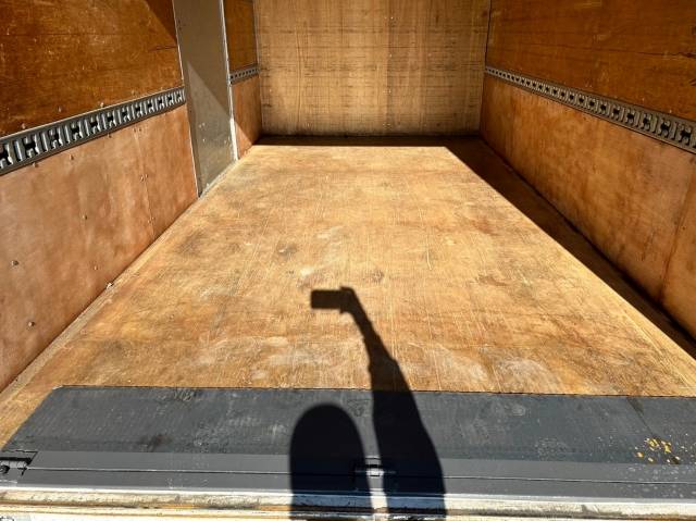 いすゞエルフアルミバン小型（2t・3t）[写真15]