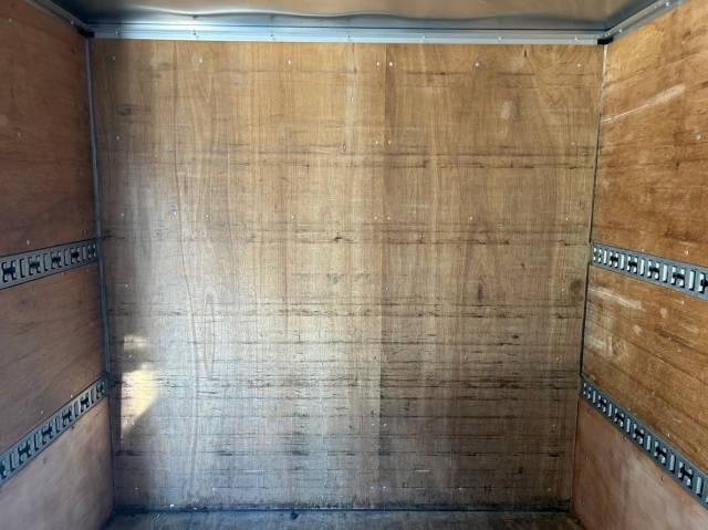 いすゞエルフアルミバン小型（2t・3t）[写真17]