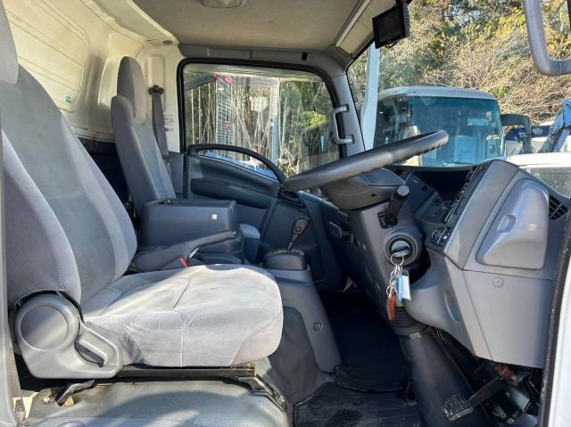 いすゞエルフアルミバン小型（2t・3t）[写真25]