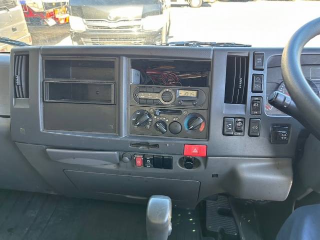 いすゞエルフアルミバン小型（2t・3t）[写真28]