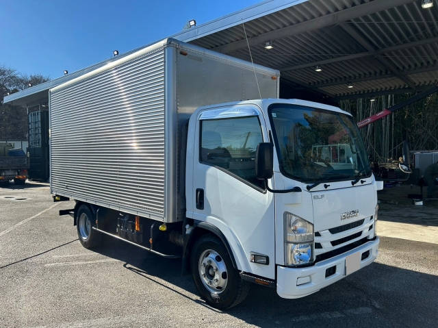 いすゞエルフアルミバン小型（2t・3t）[写真03]