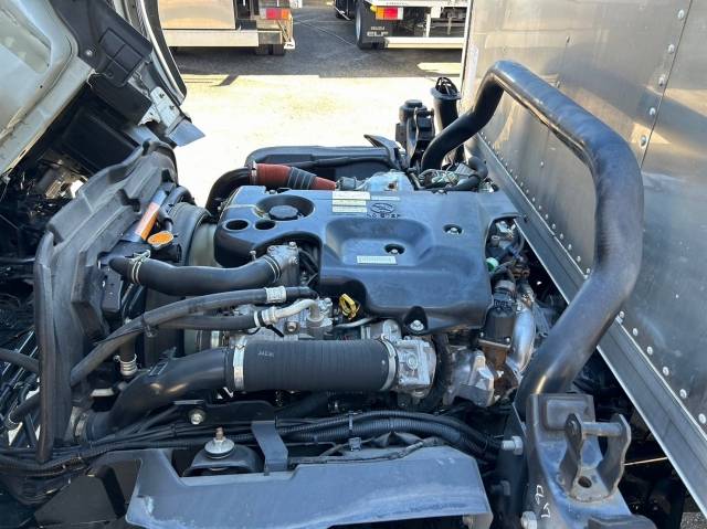 いすゞエルフアルミバン小型（2t・3t）[写真32]