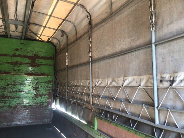 いすゞエルフ幌ウイング小型（2t・3t）[写真10]