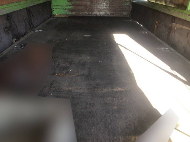 いすゞエルフ幌ウイング小型（2t・3t）[写真12]