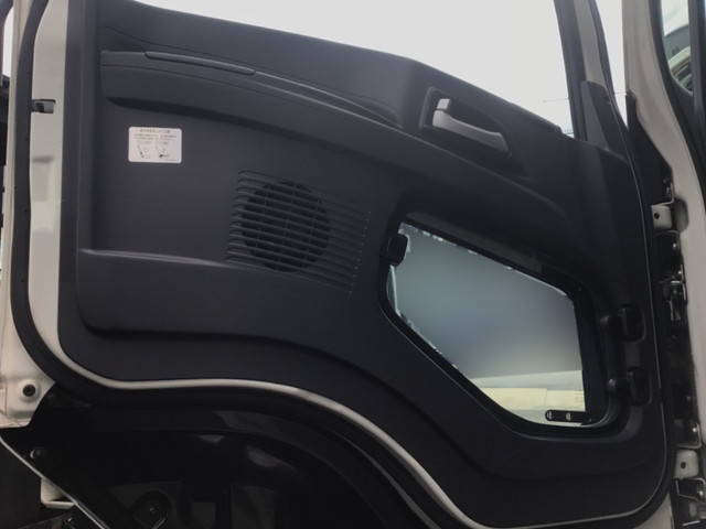 いすゞギガセルフクレーン4段大型（10t）[写真27]