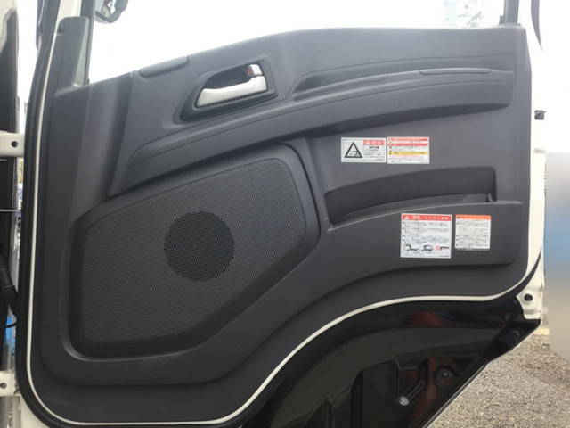 いすゞギガセルフクレーン4段大型（10t）[写真28]