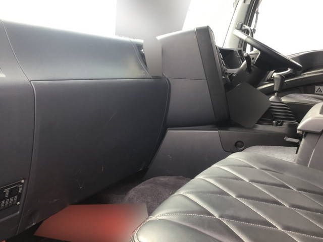 いすゞギガセルフクレーン4段大型（10t）[写真32]