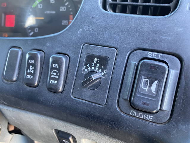 三菱ふそうスーパーグレートセルフクレーン4段大型（10t）[写真38]