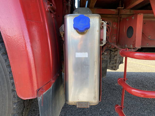 UDトラックスクオン平ボディ大型（10t）[写真14]