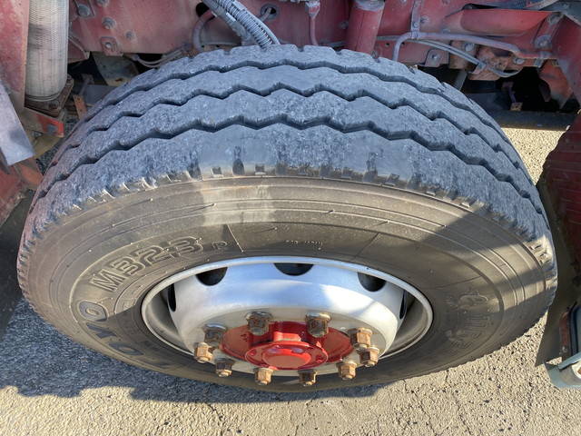 UDトラックスクオン平ボディ大型（10t）[写真15]