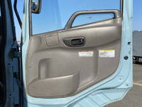 UDトラックスクオン平ボディ大型（10t）[写真28]