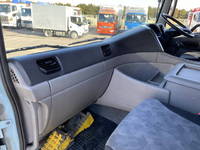 UDトラックスクオン平ボディ大型（10t）[写真33]