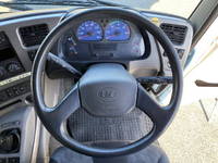 UDトラックスクオン平ボディ大型（10t）[写真35]