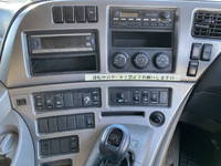 UDトラックスクオン平ボディ大型（10t）[写真37]