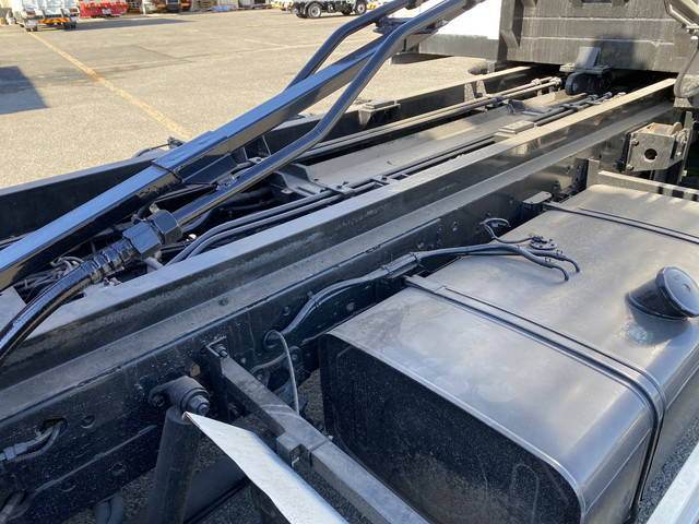 日野プロフィアセルフクレーン4段大型（10t）[写真28]