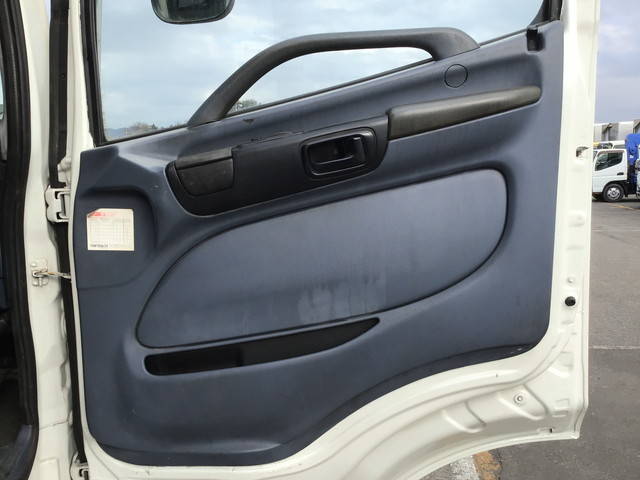 日野プロフィアセルフクレーン4段大型（10t）[写真38]