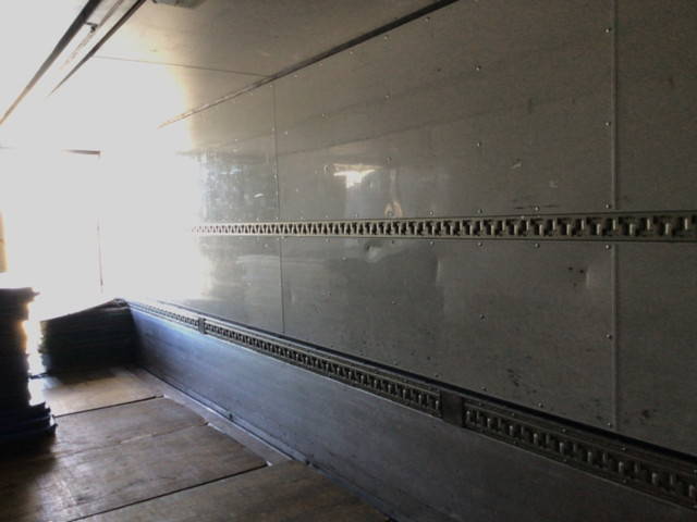 三菱ふそうスーパーグレートアルミウイング大型（10t）[写真11]