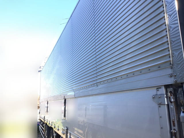 三菱ふそうスーパーグレートアルミウイング大型（10t）[写真04]