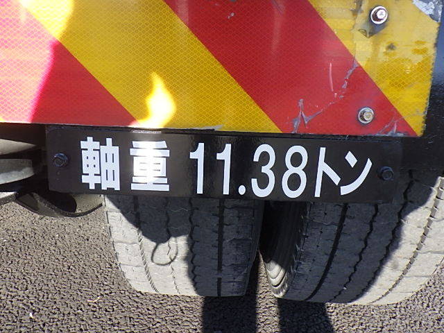 UDトラックスクオントレーラーヘッド（トラクターヘッド）大型（10t）[写真37]