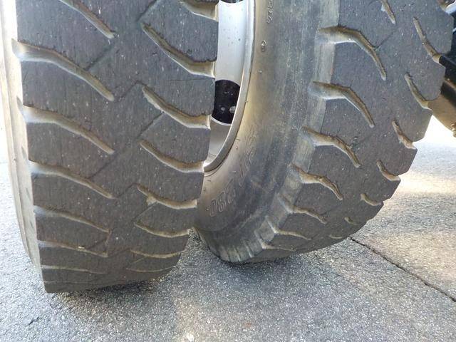 いすゞフォワード深ダンプ（土砂禁ダンプ）中型（4t）[写真24]