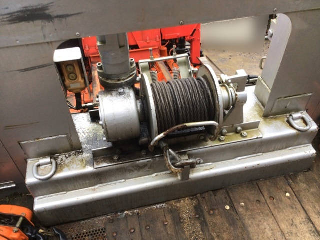 UDトラックスコンドルセーフティクレーン3段増トン（6t・8t）[写真10]