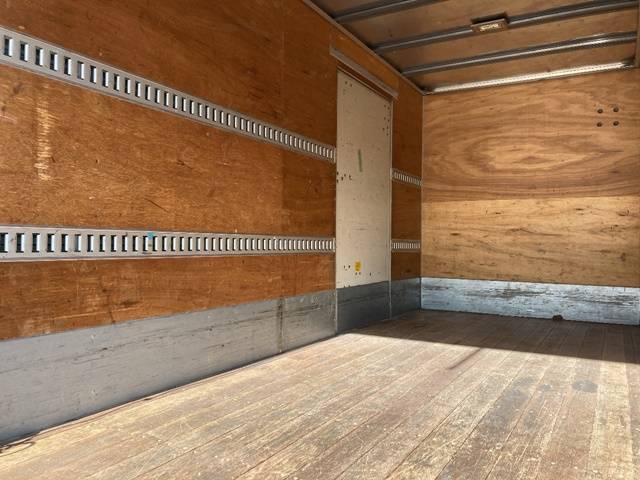 日野デュトロアルミバン小型（2t・3t）[写真13]