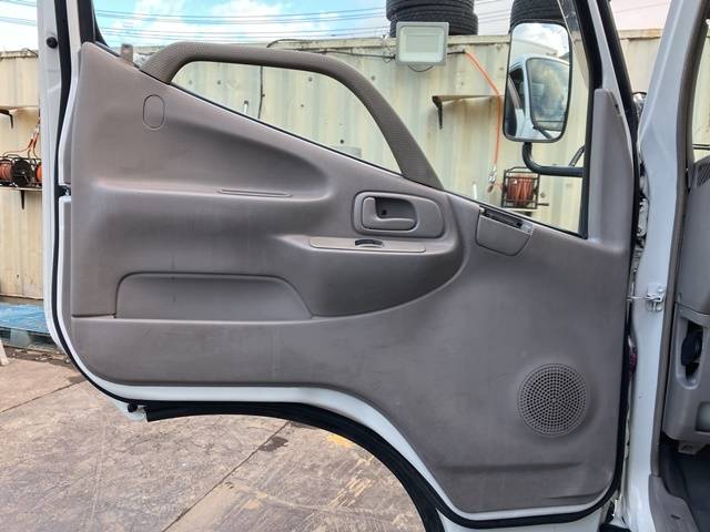 日野デュトロアルミバン小型（2t・3t）[写真28]