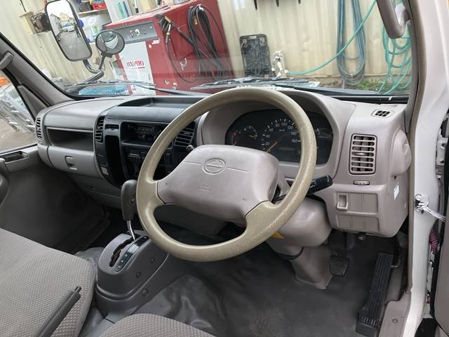 日野デュトロアルミバン小型（2t・3t）[写真34]