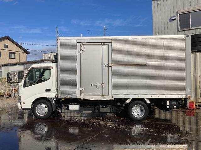 日野デュトロアルミバン小型（2t・3t）[写真05]