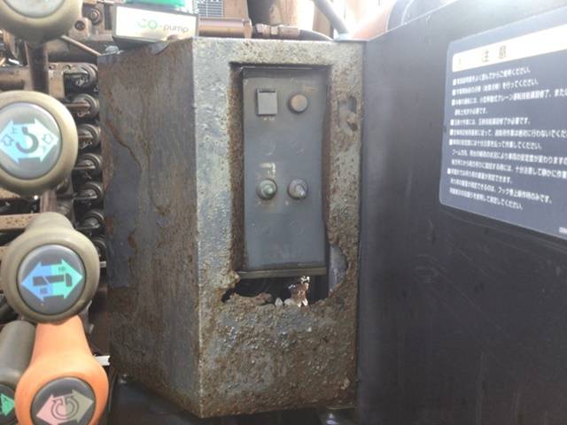 三菱ふそうファイタークレーン4段中型（4t）[写真12]