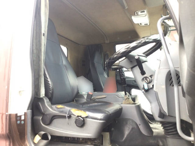 三菱ふそうファイタークレーン4段中型（4t）[写真32]