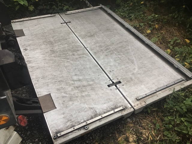 いすゞフォワード冷凍車（冷蔵車）中型（4t）[写真12]