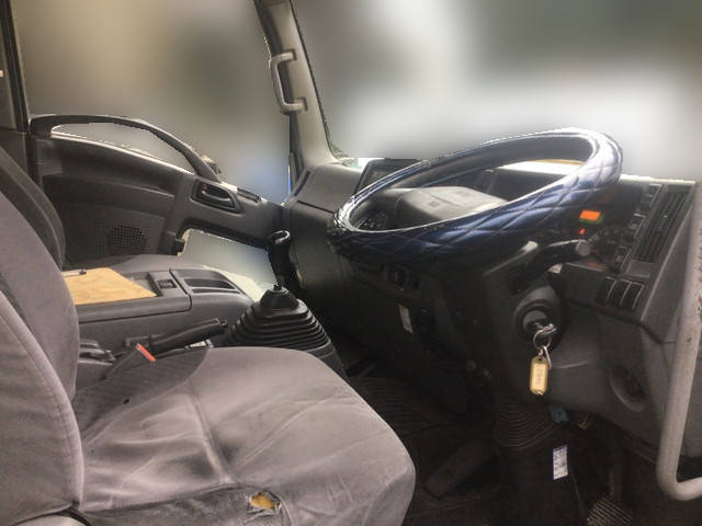 いすゞフォワード冷凍車（冷蔵車）中型（4t）[写真20]