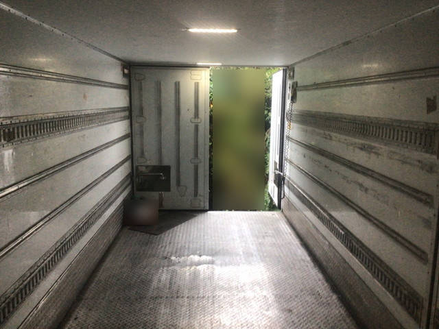 いすゞフォワード冷凍車（冷蔵車）中型（4t）[写真06]